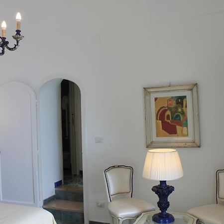 Queen View Apartment - No Kitchen Positano Eksteriør bilde