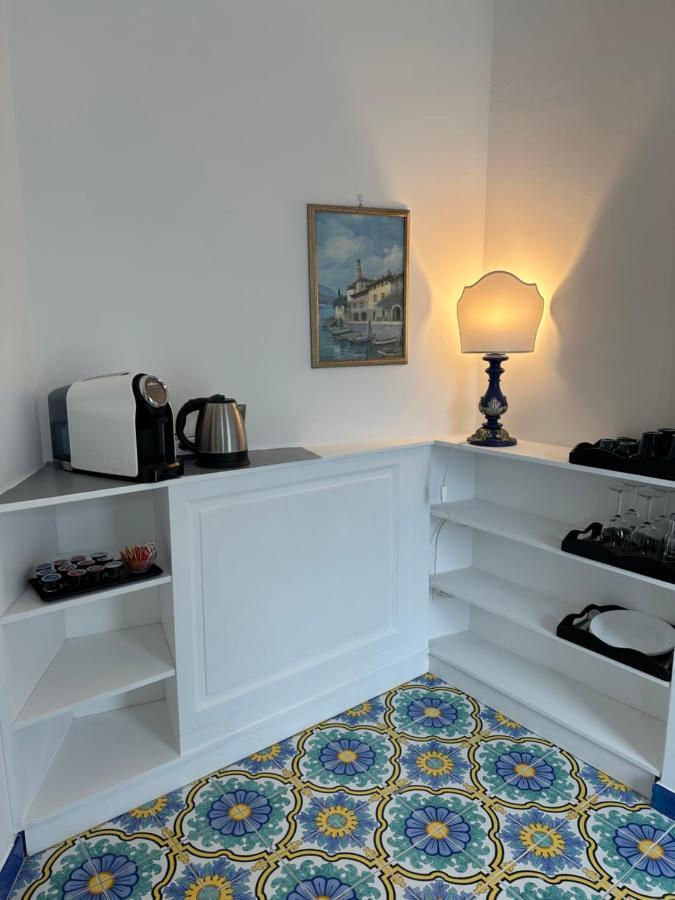 Queen View Apartment - No Kitchen Positano Eksteriør bilde