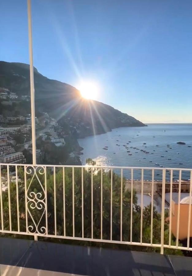 Queen View Apartment - No Kitchen Positano Eksteriør bilde