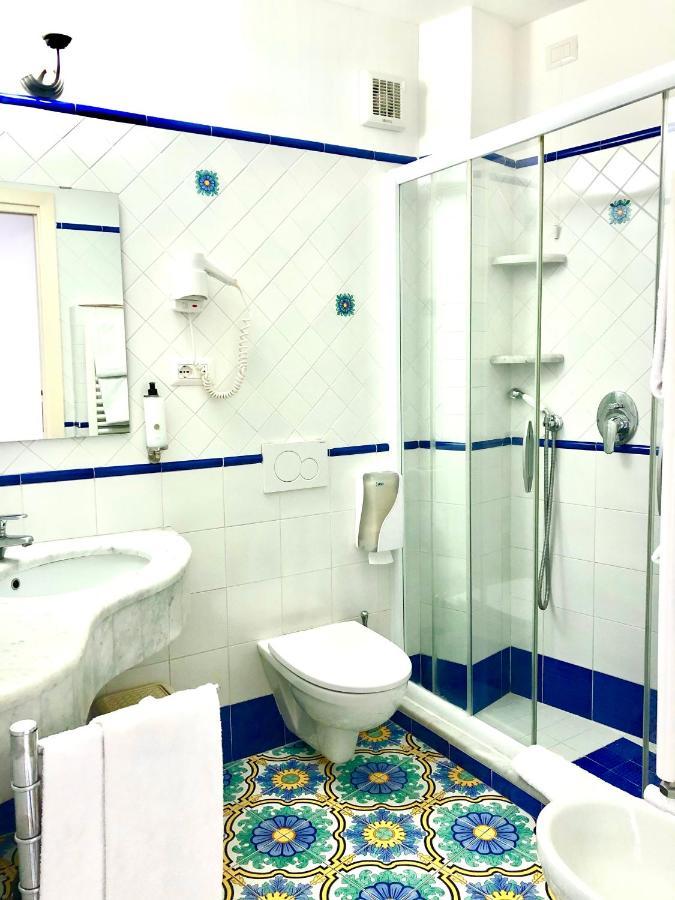 Queen View Apartment - No Kitchen Positano Eksteriør bilde